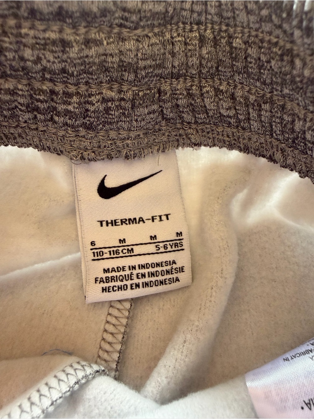 Nike Boys Size 6 Bundle NWT Lightweight Hooded Tee & Therma-FIT Joggers - Picture 3 of 13